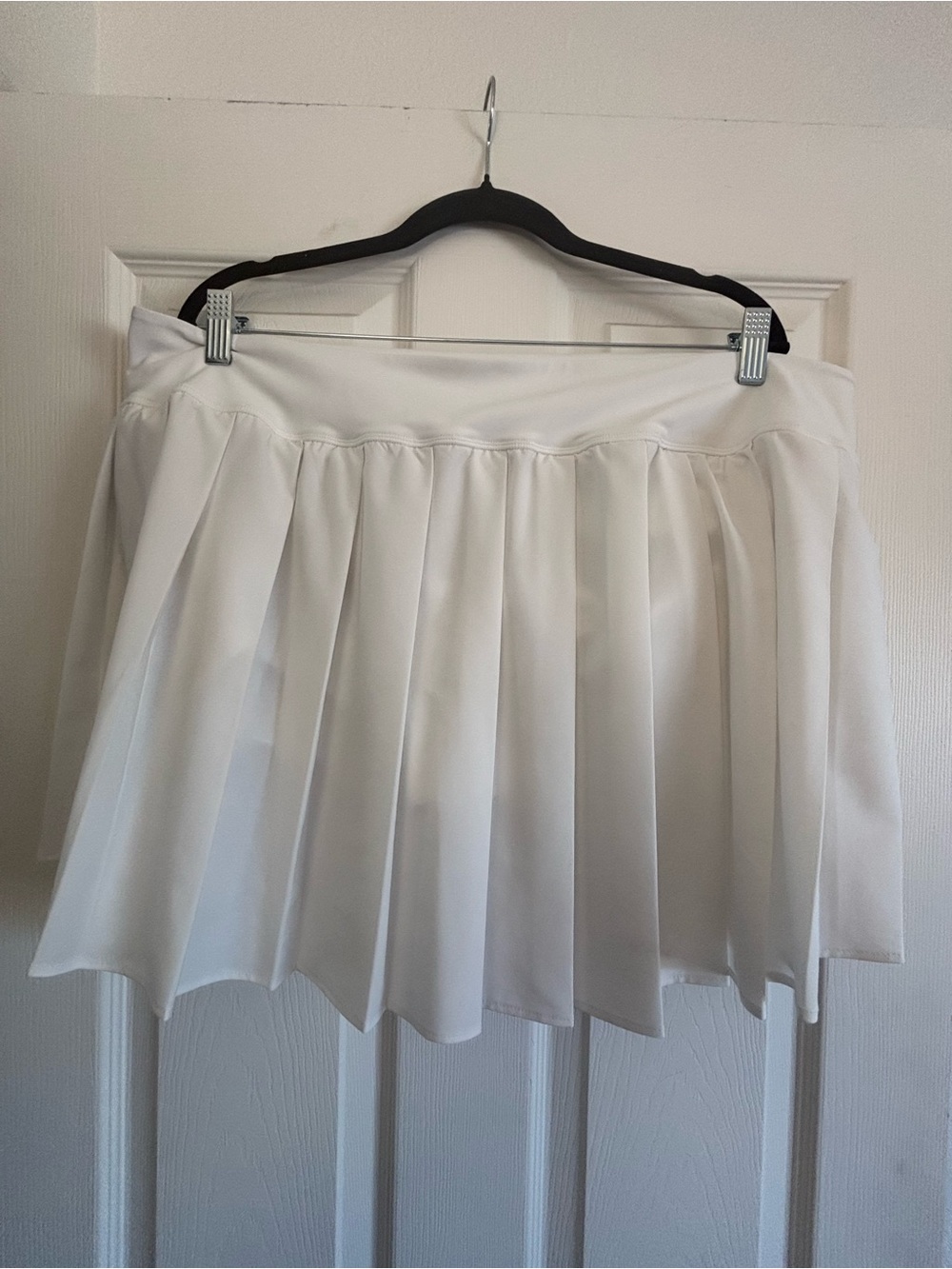 Old Navy White Pleated Tennis Skirt